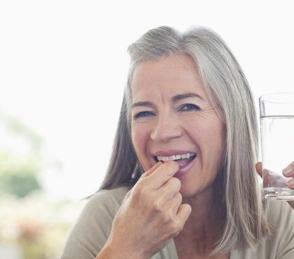 quelle vitamine prendre après 50 ans minéraux femmes compléments alimentaires santé féminine