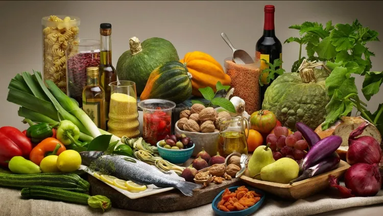 régime méditerranéen encourager généralement fruits légumes grains entiers légumineuses noix