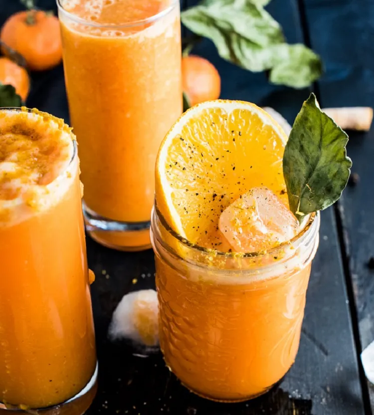 Spring detox smoothie with oranges, ginger and turmeric
