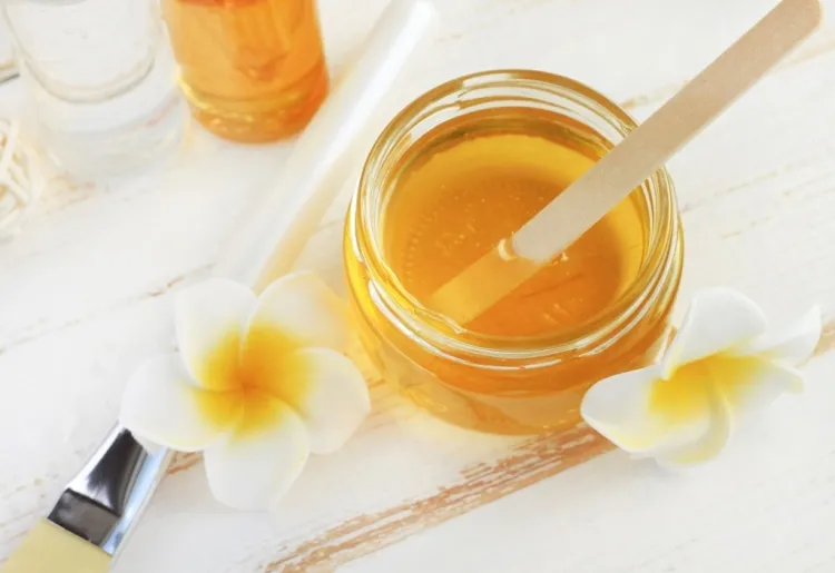 soin des ongles au naturel miel