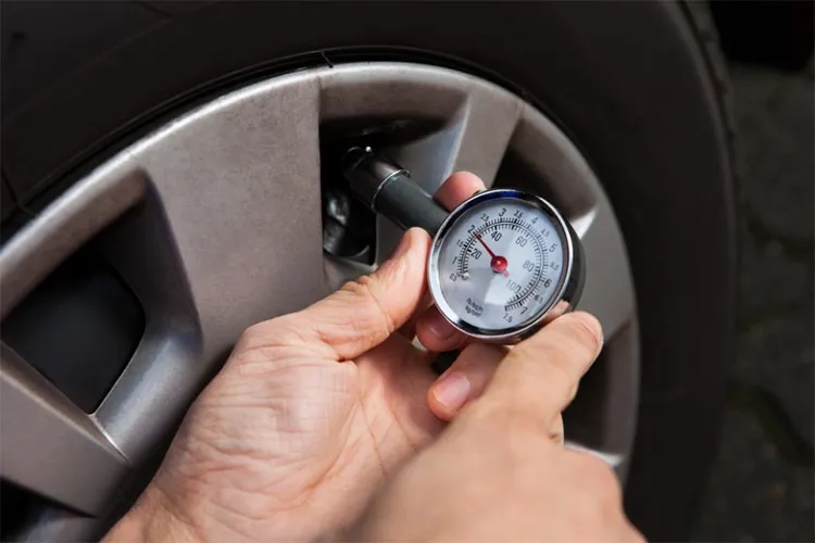 vérifier pression pneus économiser du carburant astuces bons gestes simples