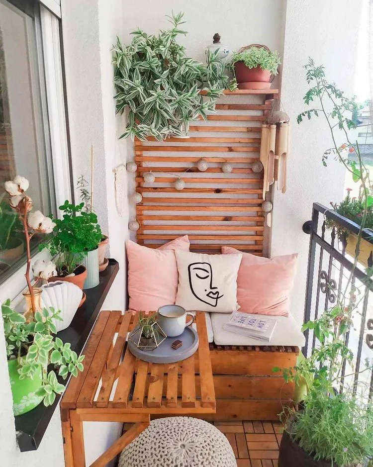 amenagement petit balcon pas cher et cosy déco murale plantes vertes