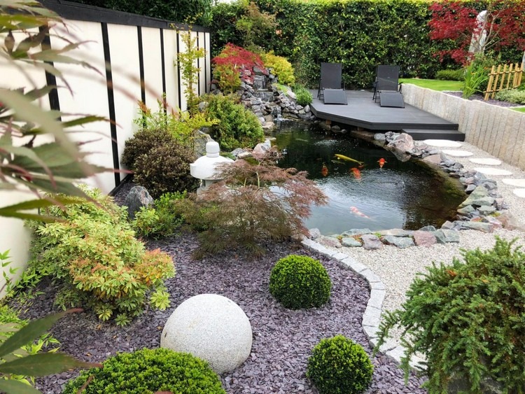bassin decoratif de jardin avec poissons koi terrasse aménagement japonais