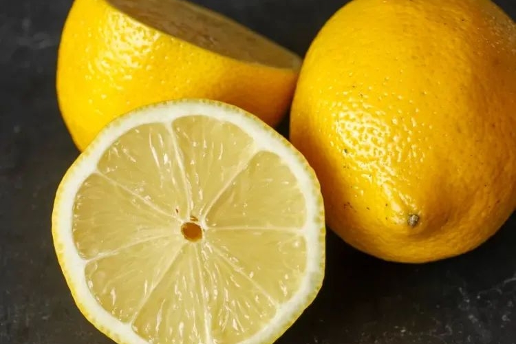 bienfaits de la consommation de citron bouilli