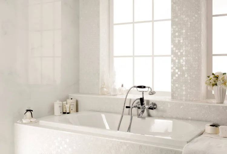 carrelage salle de bain moderne italien format mosaique effet nacré SuperGres fourseasons