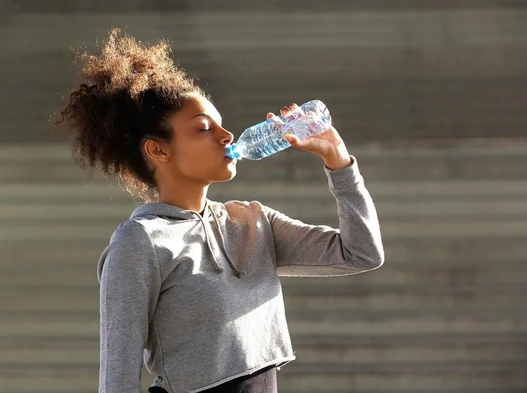 combien d eau par jour faut il boire pour rester en bonne santé pour un sportif