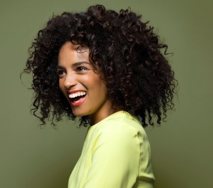 comment demeler les cheveux bouclés secs afro frisés crepus facilement