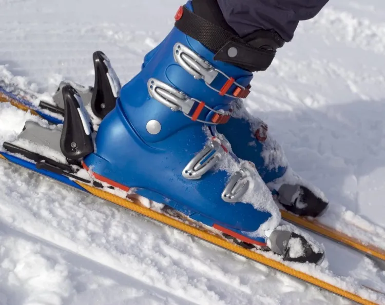 how to deodorize ski boots