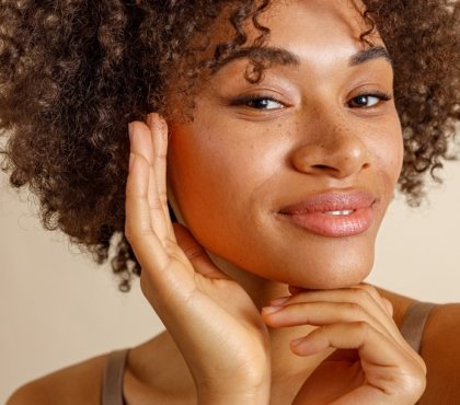 Comment enlever les poils du visage naturellement