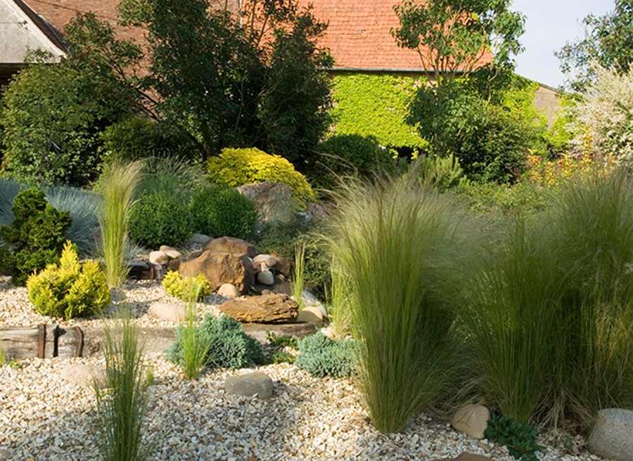 déco jardin extérieur avec les cailloux
