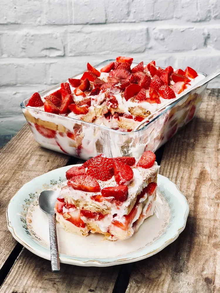dessert aux fruits de printemps 2022 tiramisu aux fraises leger facile rapide