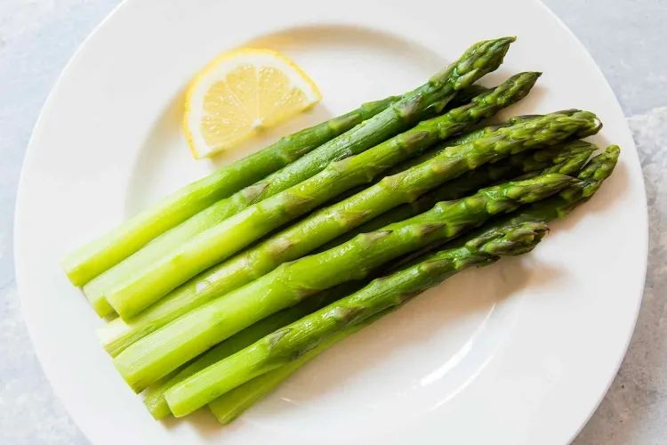 Asparagus juice can be used to lose weight with few calories to speed up the metabolism