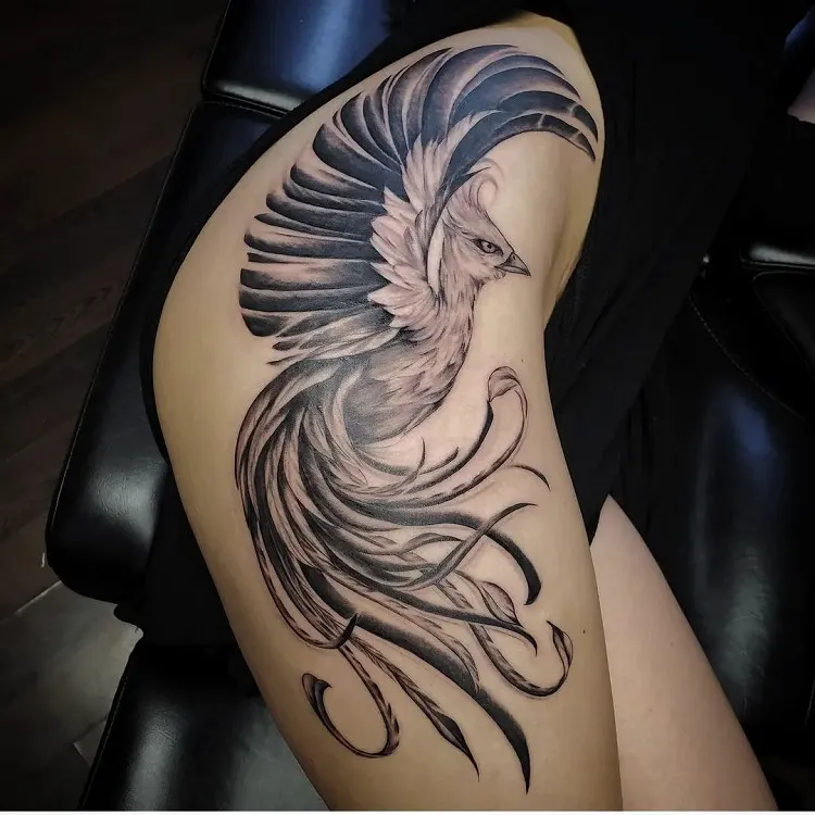modèle tatouage phoenix femme cuisse noir graphique