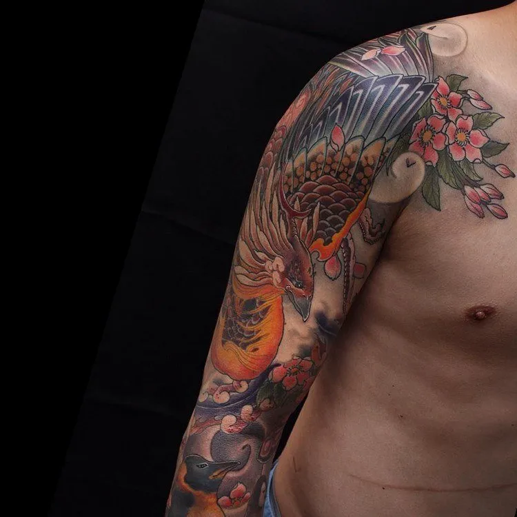 modele tatouage phoenix femme epaule homme manchette