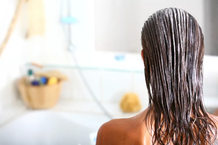 pourquoi comment se laver cheveux bicarbonate de sodium shampooing maison