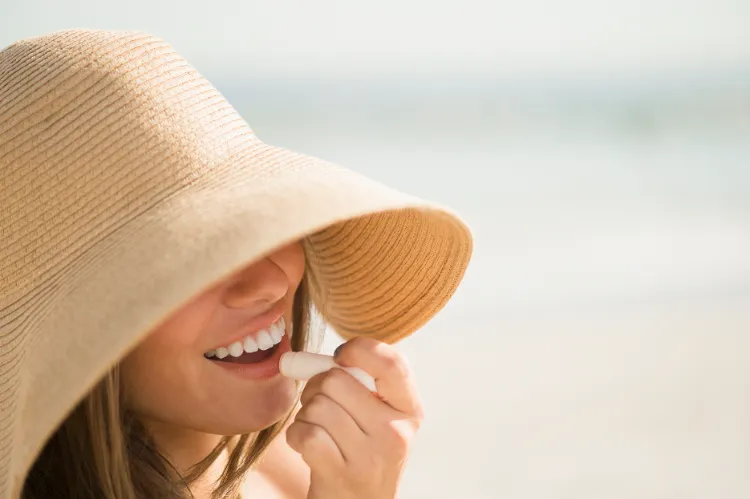 que faire coup de soleil lèvres remèdes traiter brulures rayons UV prévention