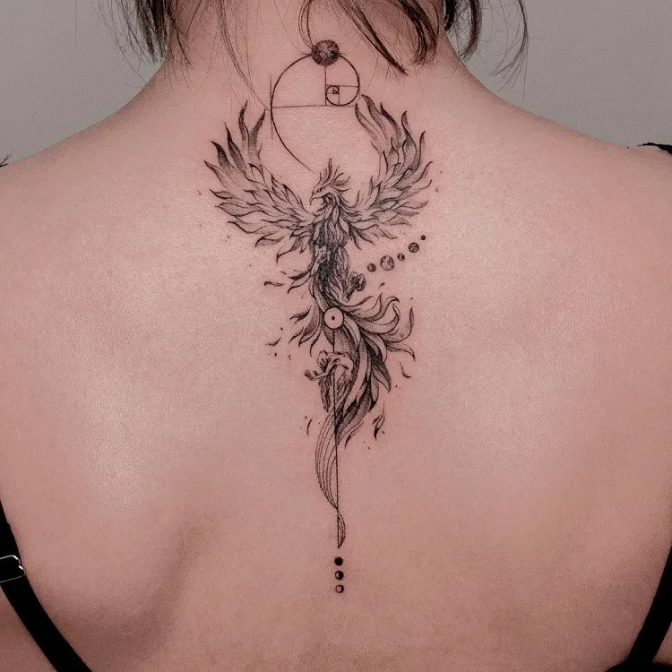 signification tatouage phoenix femme couleur tatouages tendances 2022 