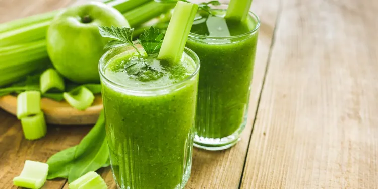 Detox trend for apple and celery smoothies 2022