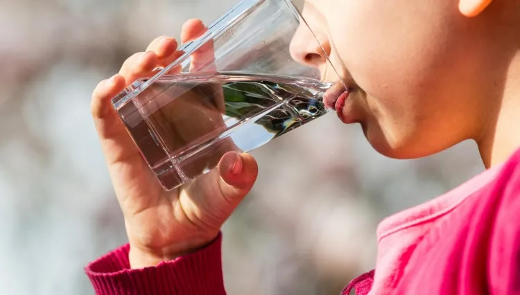 aliment énergie garder corps hydraté boire eau toute journée
