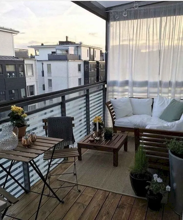 amenagement balcon filant meubles extérieurs adaptés mobilier pliable erreurs à éviter tendances 2022