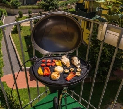 barbecue sur le balcon saison grillades réaliser recettes préférées