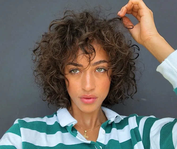 Degraded curly square woman hairstyle 2022