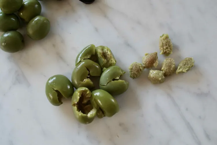 comment faire pousser un olivier partir noyau olive dénoyauter planter