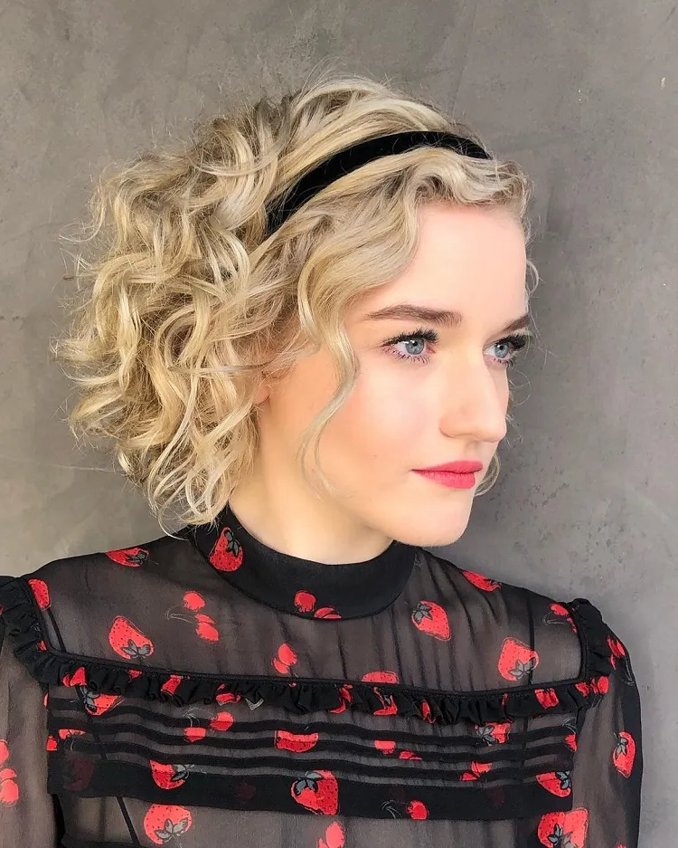 Square blonde curly short hair styles for decadent women