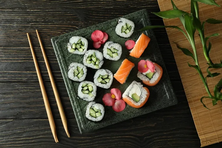 liste aliments strictement interdits pendant la grossesse éviter la consommation de sushi