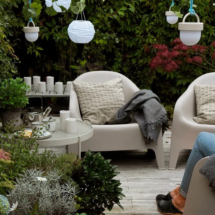 petit salon de jardin pour balcon et terrasse nouvelle collection IKEA aménagement extérieur fauteuil ikea balcon