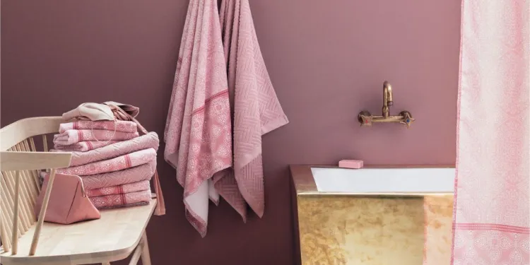 petite salle de bain rose 2022