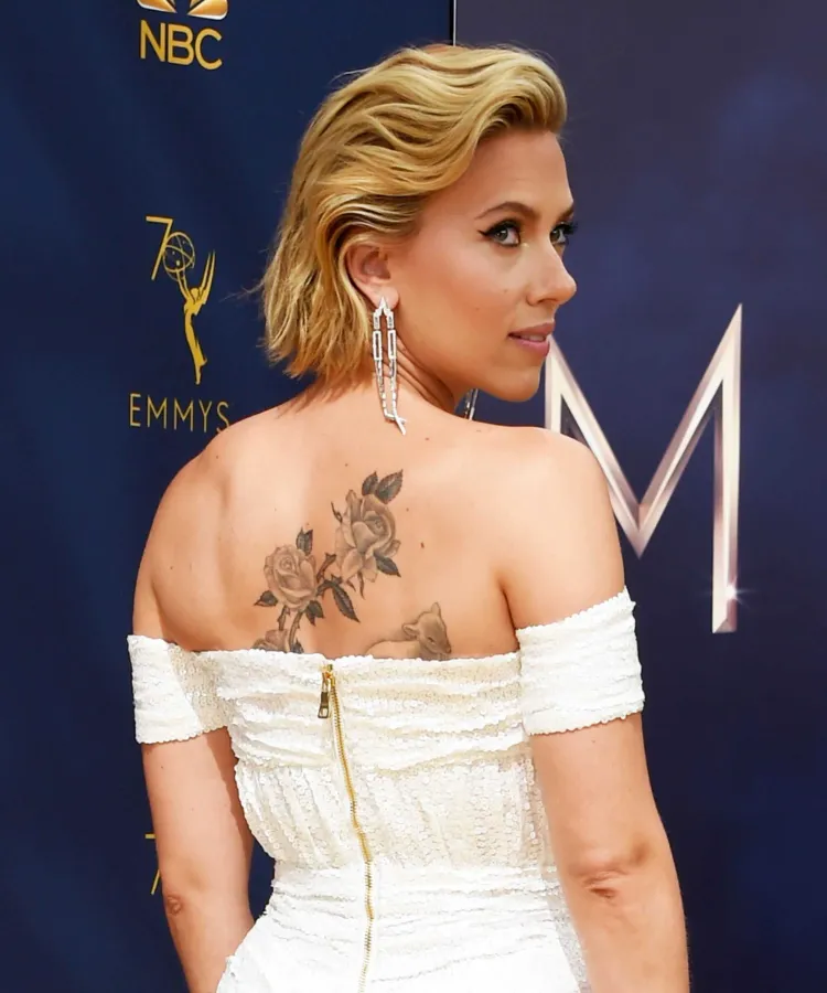 scarlet johansson star tattoo pictures roses backless dress
