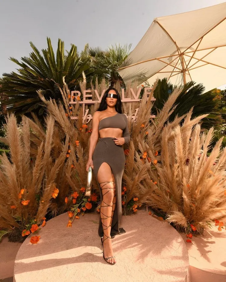 Coachella Style Woman 2022 Kim Kardashian Pampas Grass