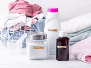tache eau de Javel produits nettoyage dangereux abîmer vêtements