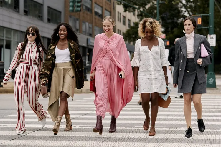 tendance mode printemps 2022 femme top 5 pièces de mode filles branchées