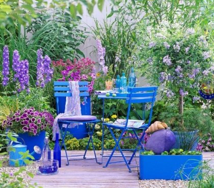 un jardin en bleu tendance 2022