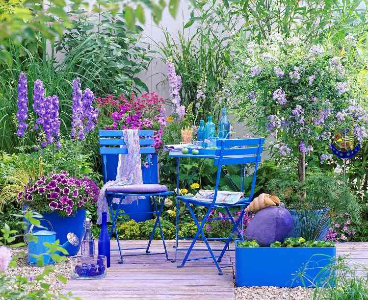 un jardin en bleu tendance 2022