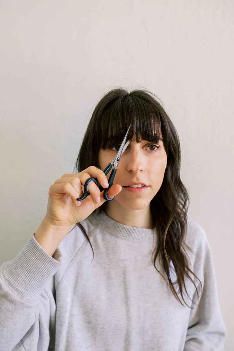 à quelle fréquence couper ses pointes cheveux femme été 2022