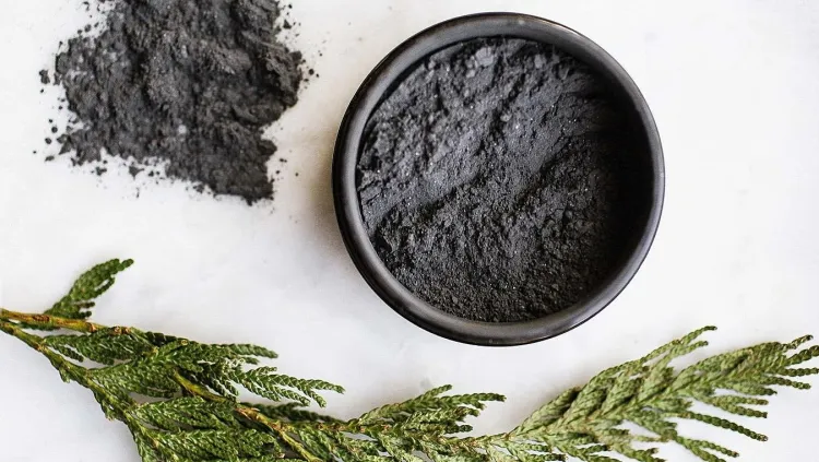 bienfaits du charbon végétal mauvaise haleine dissipée aide préparation charbon actif eau