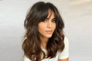 coiffure carré avec frange chic classique ambiance salope riche honneur soin compétences
