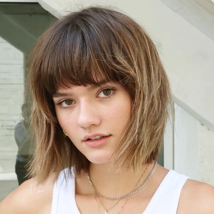 Hairstyles with long straight bangs trend summer 2022 square tapered