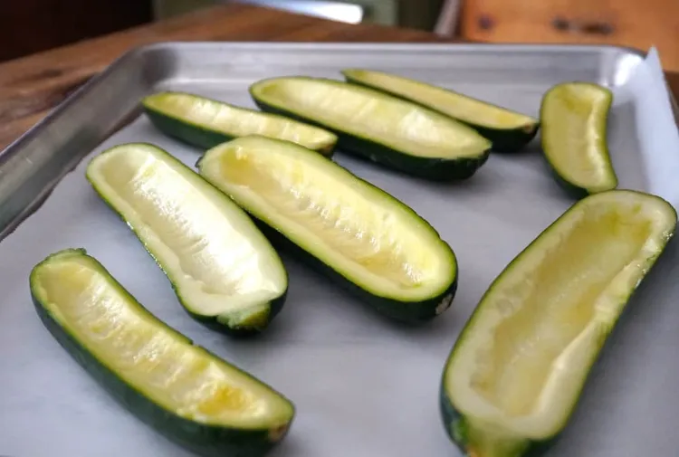 how to prepare zucchini trays stuffed meat fish in the oven
