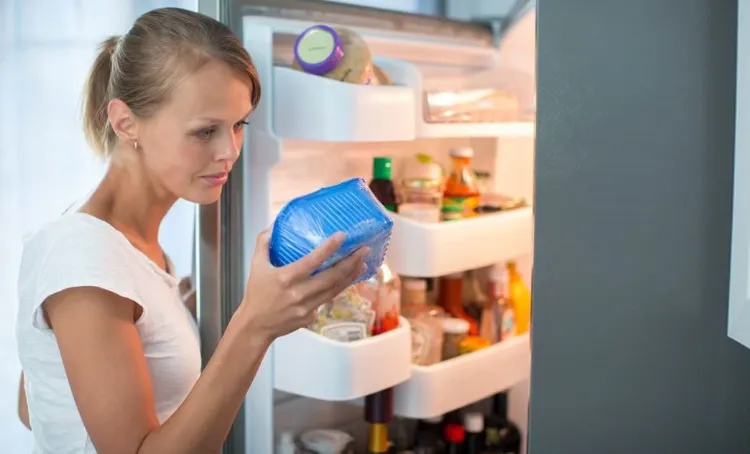 comment ranger frigo éviter gaspillage alimentaire économiser argent porte