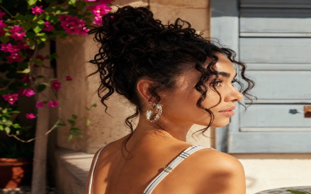 comment se coiffer en été 2022 quand il fait chaud dehors coiffure femme anti canicule facile