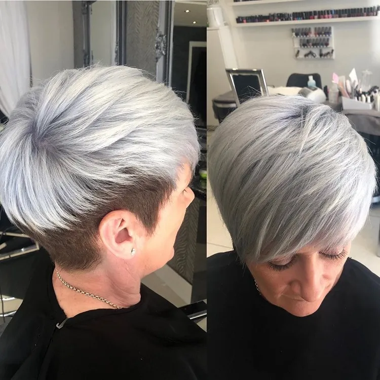coupe pixie cheveux gris avec un undercut contraste