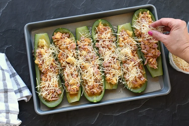 zucchini stuffed with minced meat
