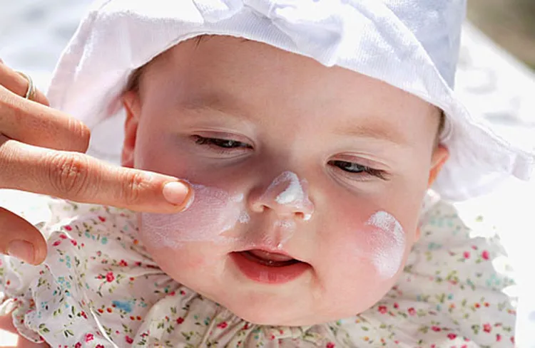 crème solaire bébé laquelle choisir physique ou chimique