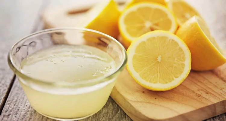 Rinse hair with lemon