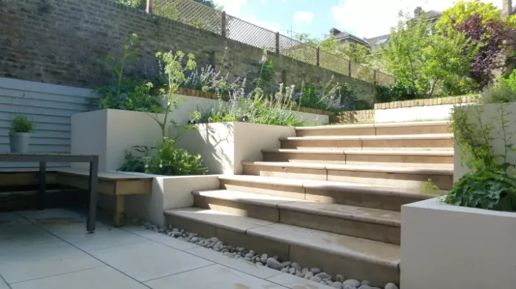 marches bordure drainage galets aménagement jardin en pente moderne