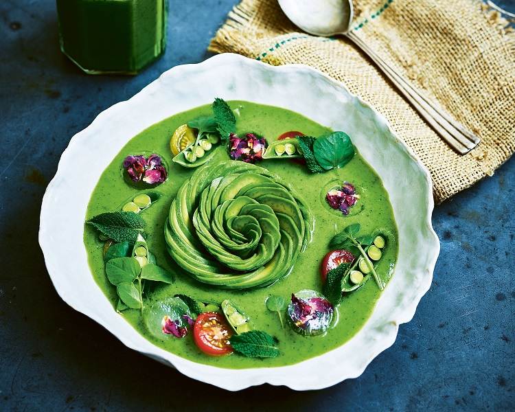 meilleures recettes soupes froides gaspacho concombre courgette avocat menthe pour l'été 2022